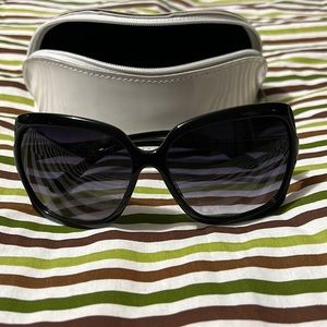 Jessica Simpson Sunglasses 💕